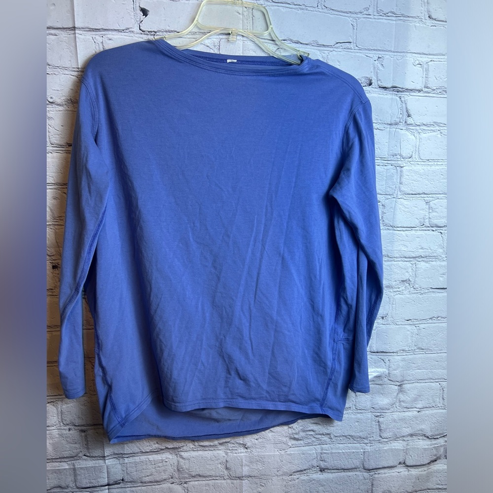 Lululemon Women's quarter Sleeve Crewneck top| M